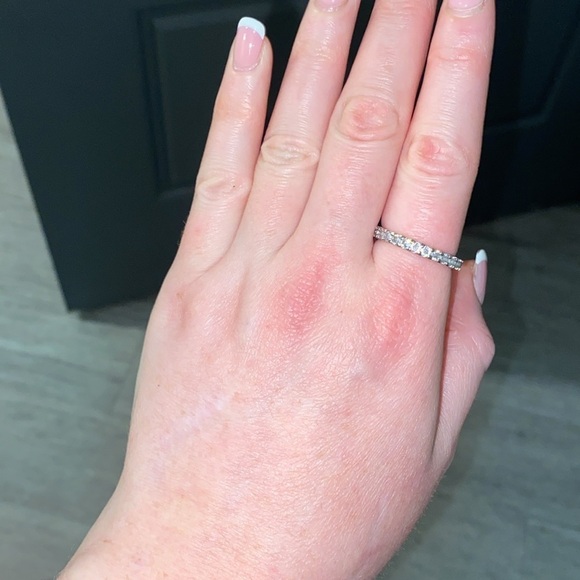 Sterling silver infinity ring stamped 925 - Picture 7 of 7